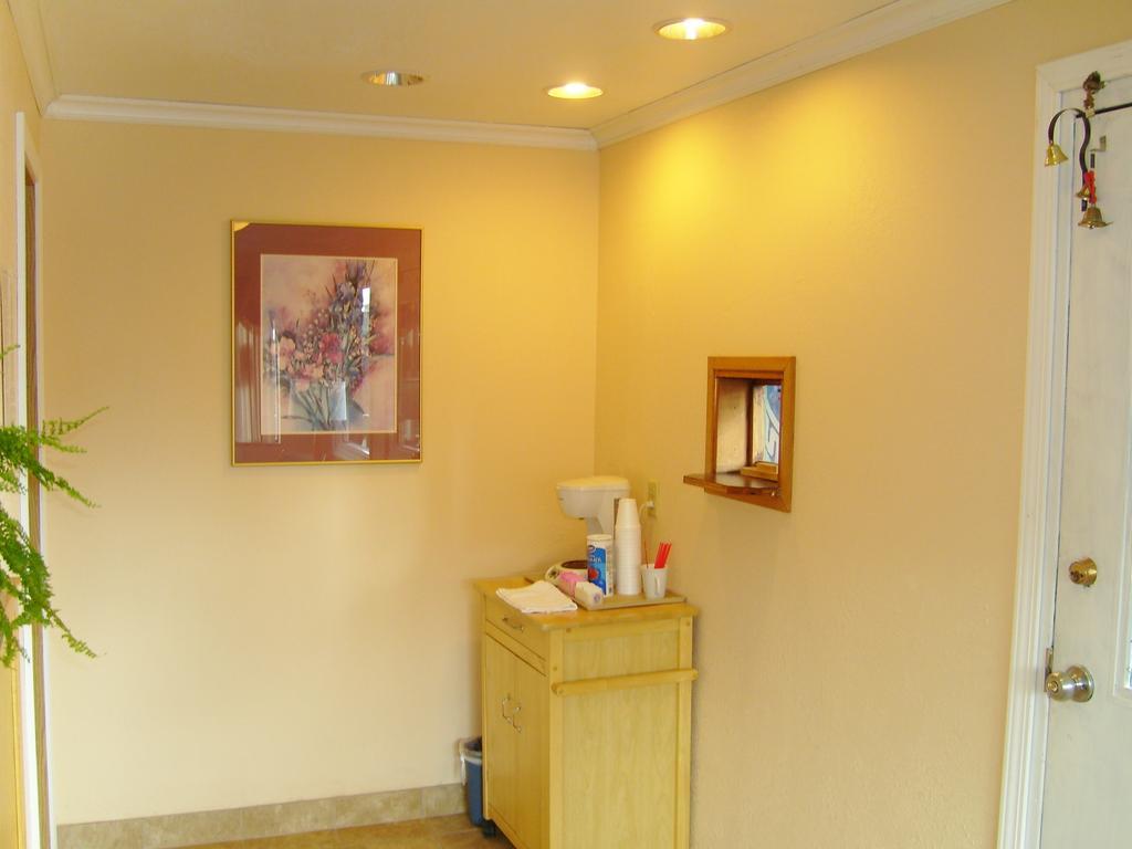 Stagecoach Inn Motel Molalla Екстер'єр фото